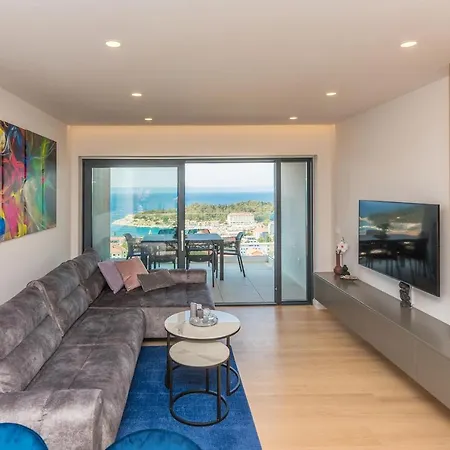 Luxury El Paradiso Sea & View شقة *