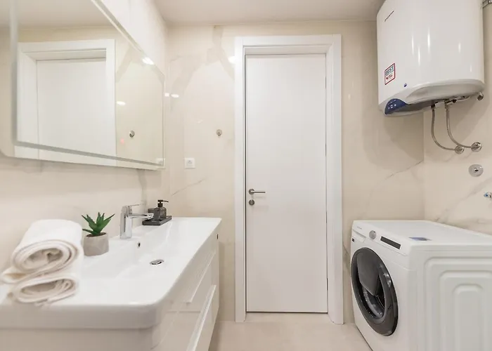 Luxury El Paradiso Sea & View Apartment