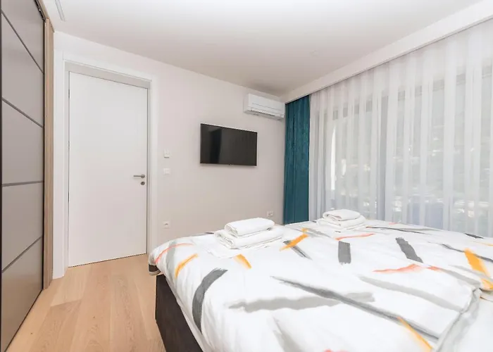 Luxury El Paradiso Sea & View Apartment